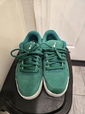 Jordan Flight Court Size 9.5 Men's Green Suede Low-Top Sneakers Used $25.00